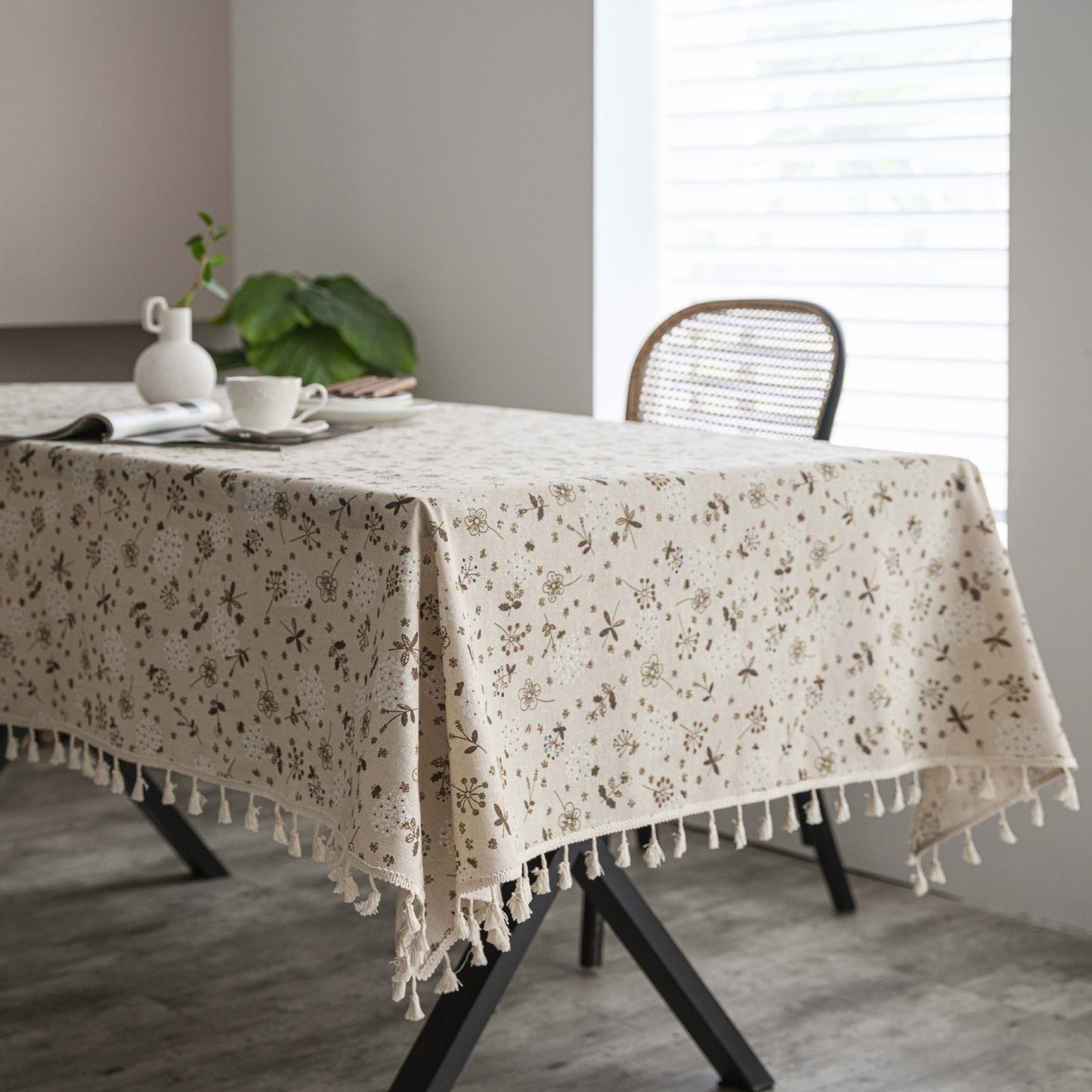 1pc Dandelion Beige Tassel Tablecloth, Bohemian Chic Farmhouse Style Retro Tablecloth, Suitable For Kitchen Dining, Buffet Table, Holiday Dinner, Party, Banquet, Restaurant, Wedding, Home Decor
