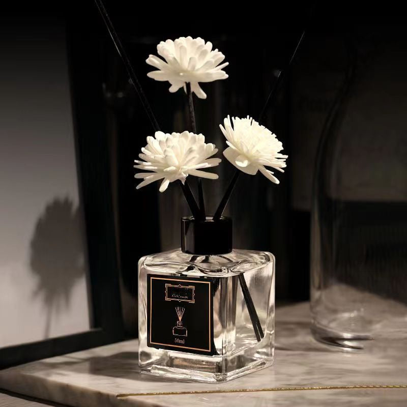 Flameless Reed Diffuser Set - 50ml Essential Oil Fragrance with Dried Flowers, Perfect for All Seasons - Ideal for Bedroom, Living Room & Hotel Decor