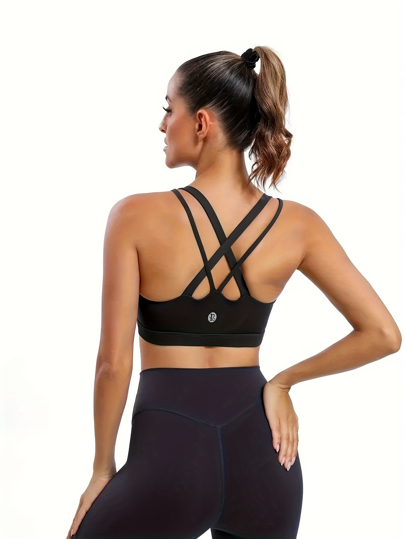 LEOQ Women's Slim Fit Yoga Sports Bra - Elegant Cross-Back Design, Mint Green Nylon Spandex Blend, Removable Pads, Medium Support for Fitness & Yoga, LEOQ