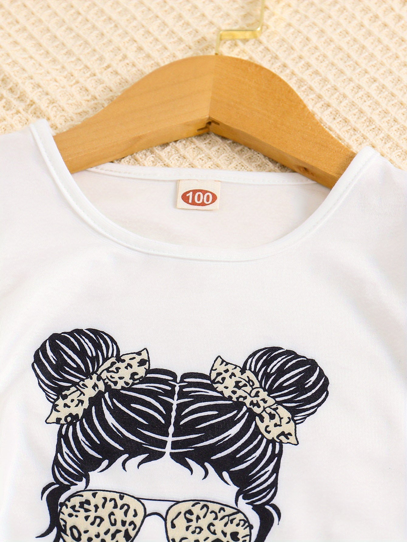 Girls' Fashion 2pcs Set, Cartoon Print Crew Neck T-Shirt & Pleated Polka Dot Pants, Casual Summer Outfit, Polyester & Spandex, Knit Fabric, Regular Fit - HWMFSNHFZ, for Outdoor