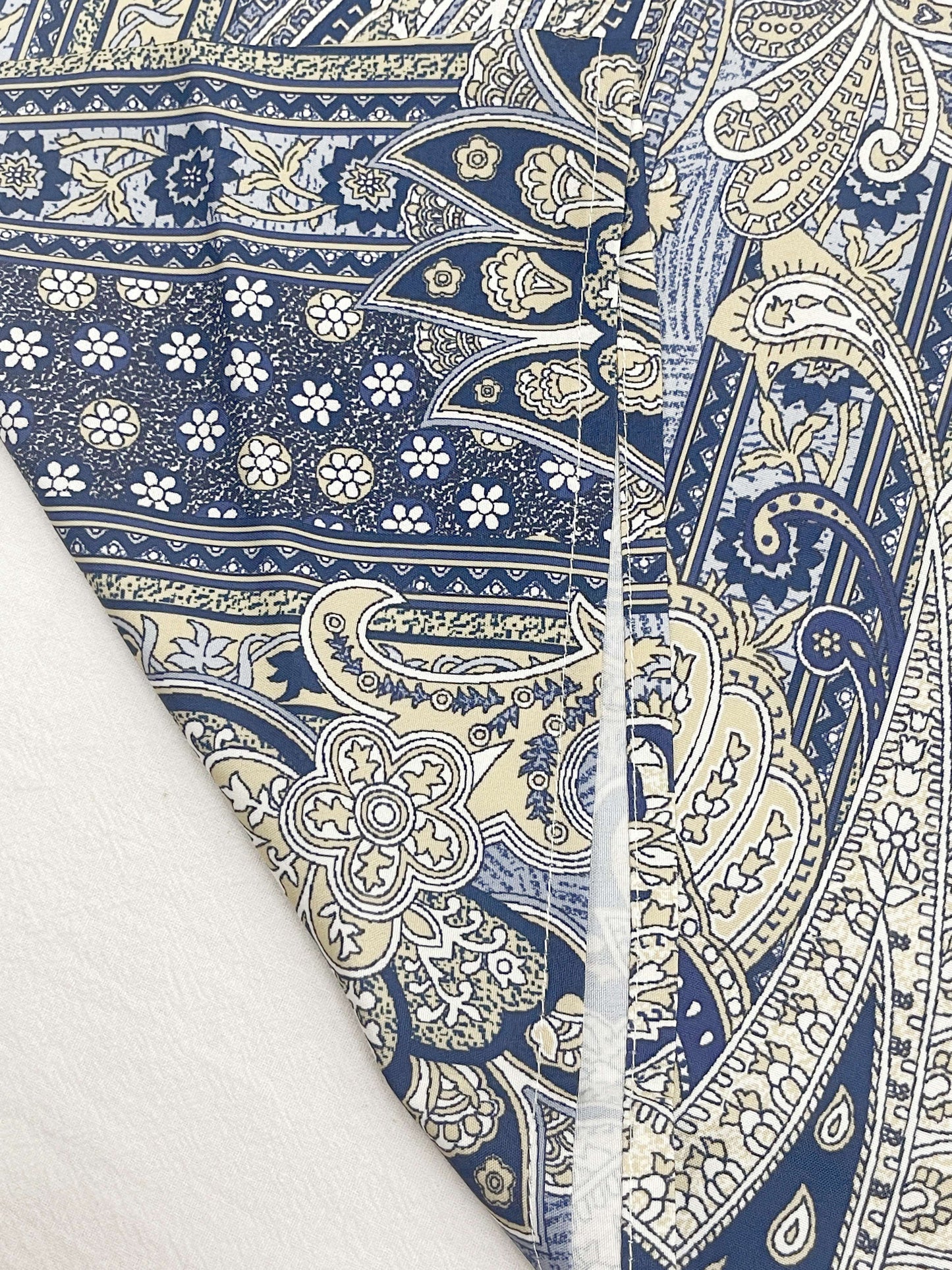 Plus Size Boho T-shirt, Women's Plus Paisley Print Contrast Lace Half Sleeve V Neck T-shirt