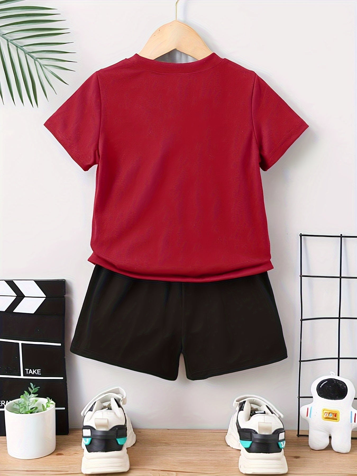 Fashionable Boys' T-Shirt And Pants Set with Prints for Valentine'S Day And Ramadan, for Outdoor