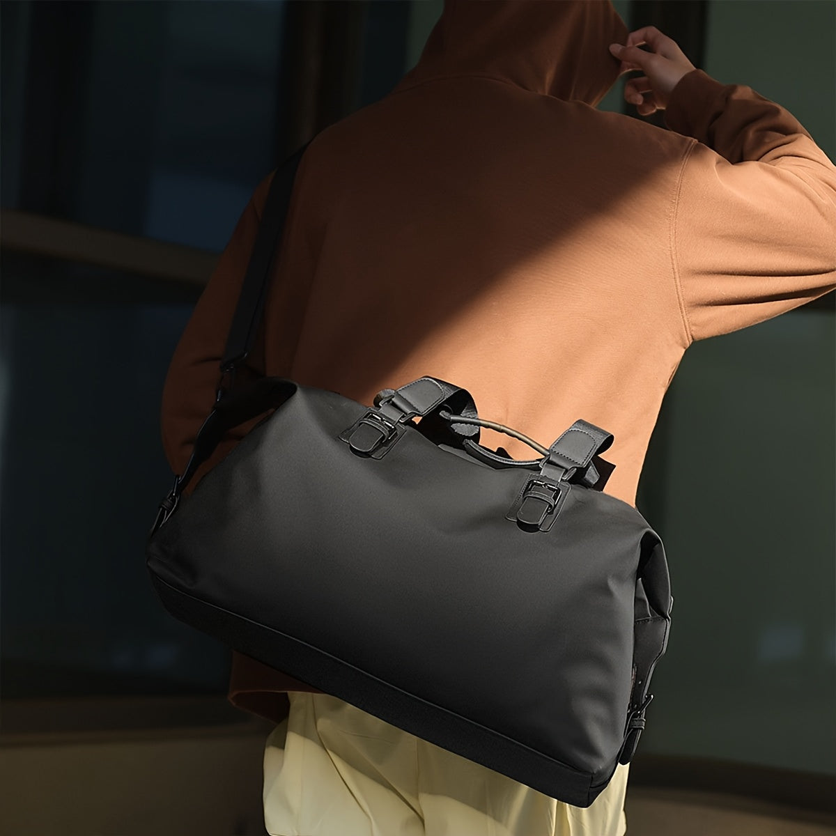 Large Capacity Gym Bag - Heavy-Duty Oxford Fabric Workout Bag with Zipper Closure, Spacious Sports Duffel for Men & Women, Gym, Travel, Business - Minimalist Design in Black/, Easy-to-Clean, Workout Accessories, Sleek Look, S