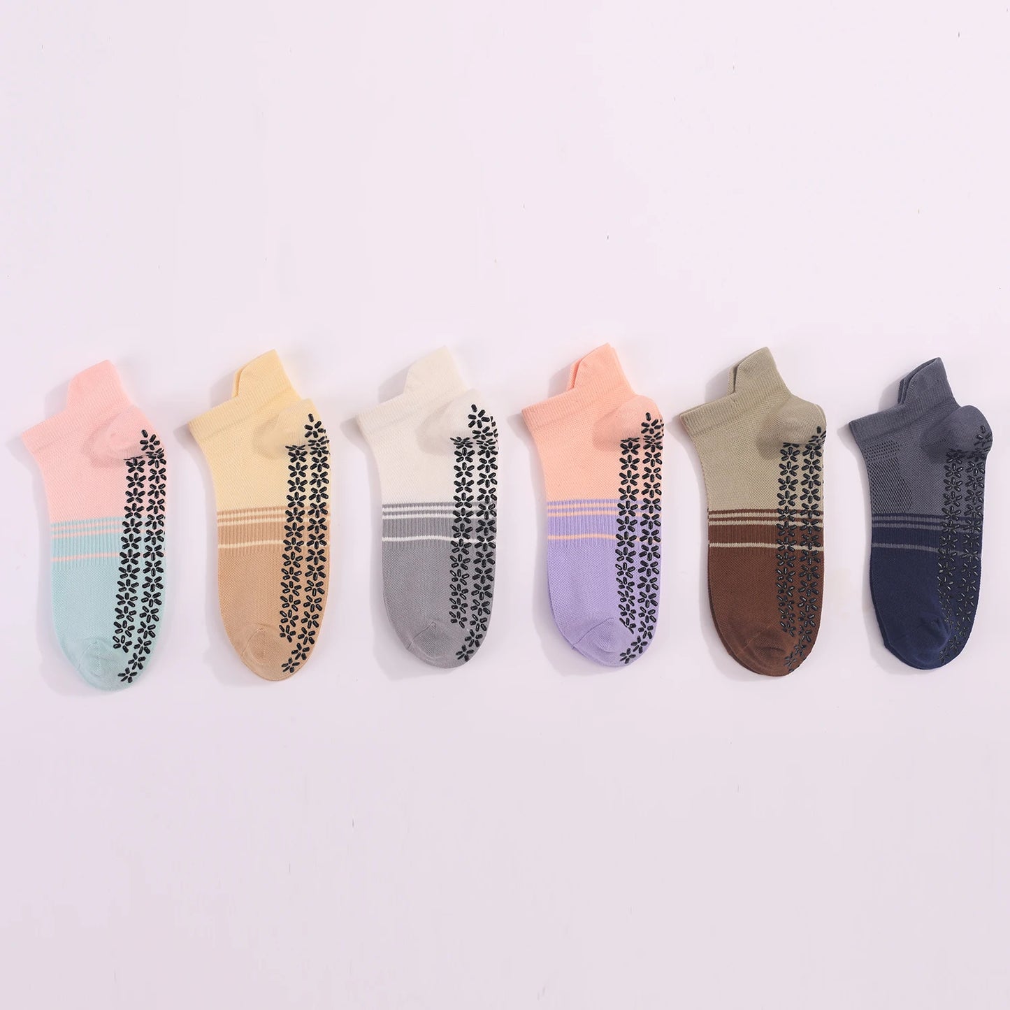 Wholesale Yoga Custom Stock Professional Sports Anti slip Gym Yoga Studio Skidproof Pilates Socks Match Yoga Socks for Women