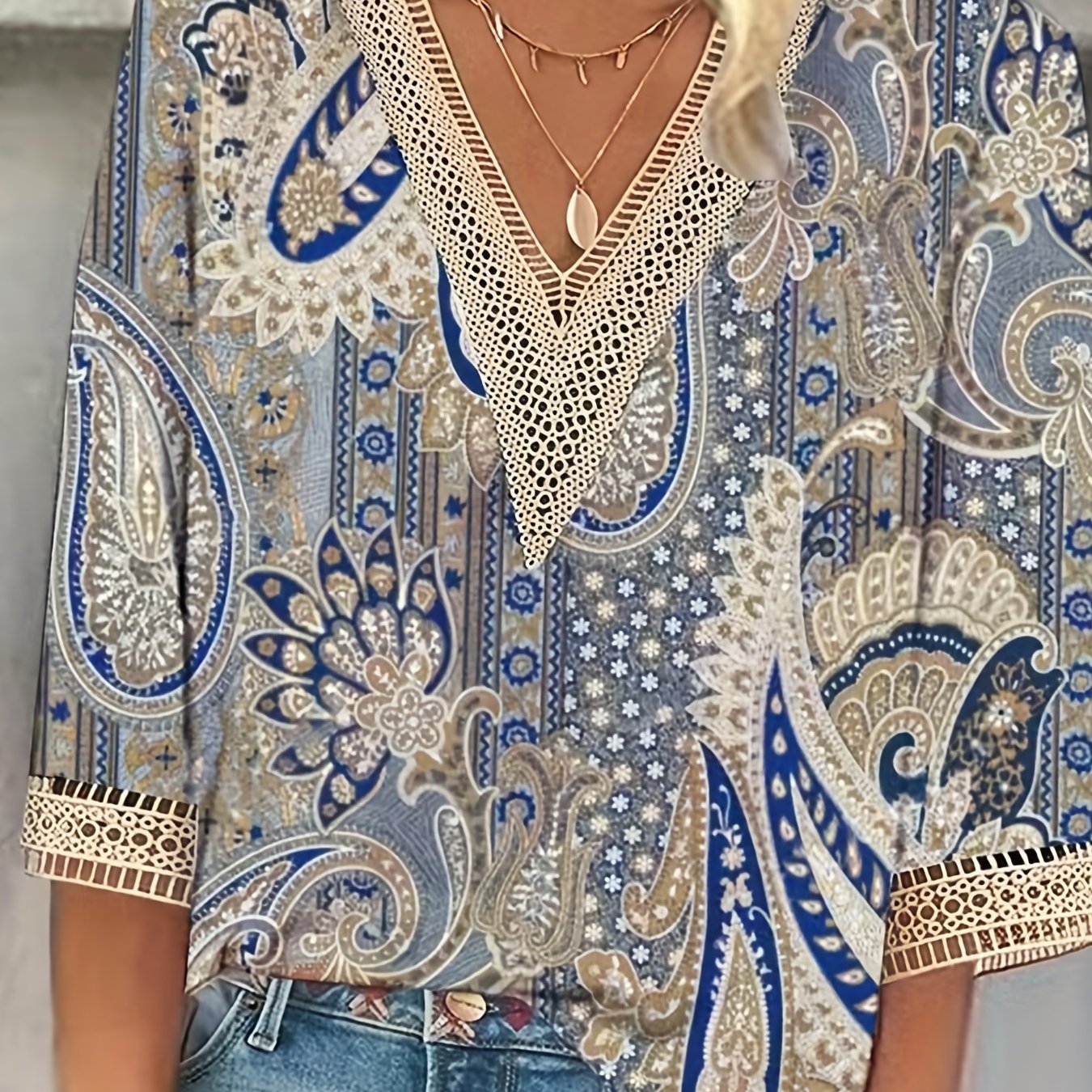 Plus Size Boho T-shirt, Women's Plus Paisley Print Contrast Lace Half Sleeve V Neck T-shirt