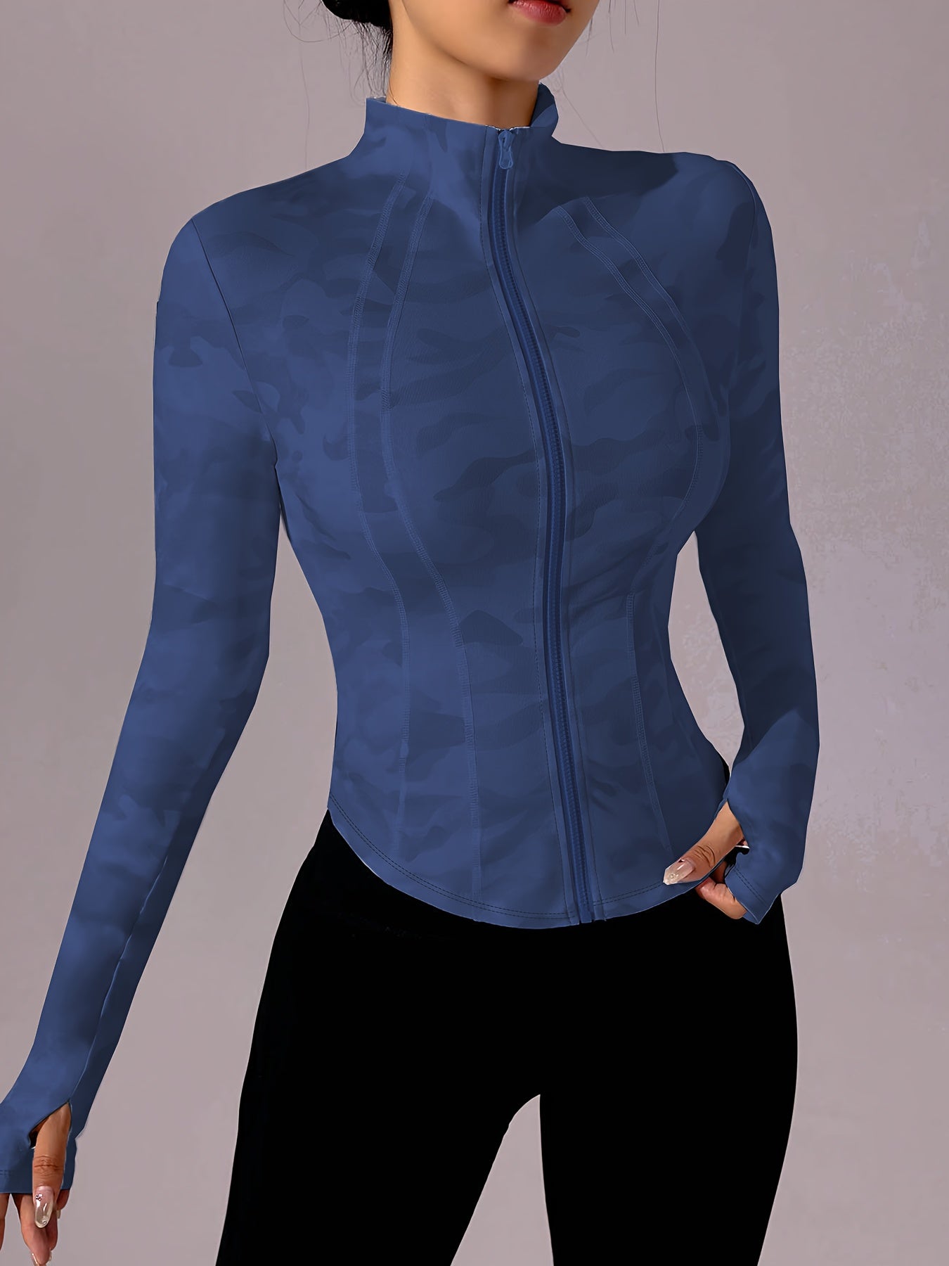 Zip-Up Stand Collar Sports Jacket, Half-Finger Long Sleeve Top with camouflage print, suitable for outdoor fitness, hiking, golf, tennis, badminton, bowling, daily walks and shopping, gym/home training, meditation, versatile.