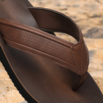 Sandálias tipo slide para homem estilosas - Sola antiderrapante em tecido, castanha com detalhes em preto, material EVA confortável para uso interior e exterior.