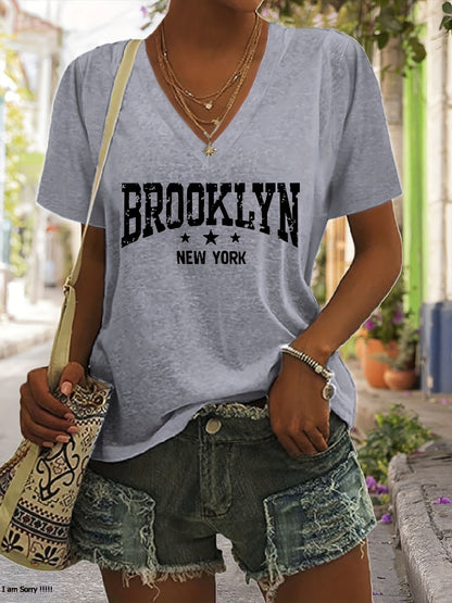 T-shirt casual para mulher com decote em V e estampado da inscrição "Brooklyn New York" - Estampado vibrante em rosa e preto, manga curta, corte regular, lavável à máquina, ideal para a primavera, verão e outono. Tecido resistente e durável.