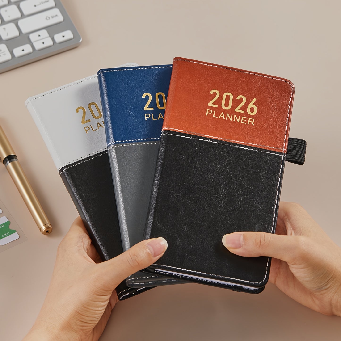 2026 Compact Planner, January 2026 to December 2026. Small monthly and weekly calendar, wallet size, 9.65 cm x 17.78 cm, with elastic band and pen loop, suitable for homeschooling or a Halloween gift.