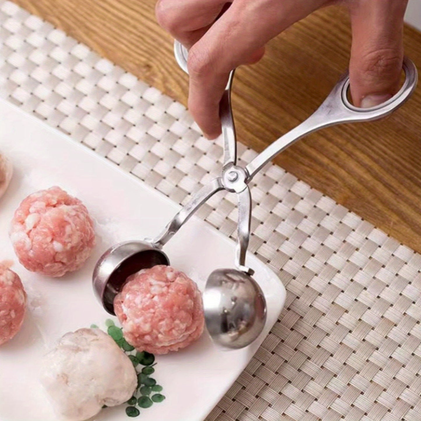 1pc Stainless Steel Meat Ballers With Anti-Slip Handles, None-Stick Meat Baller Tongs, Meatball Scoop, Ball Makers Mold, Cake Pops Meatball Maker, Ice Tongs, Dough Scoops For Kitchen Tools, Kitchen Supplies