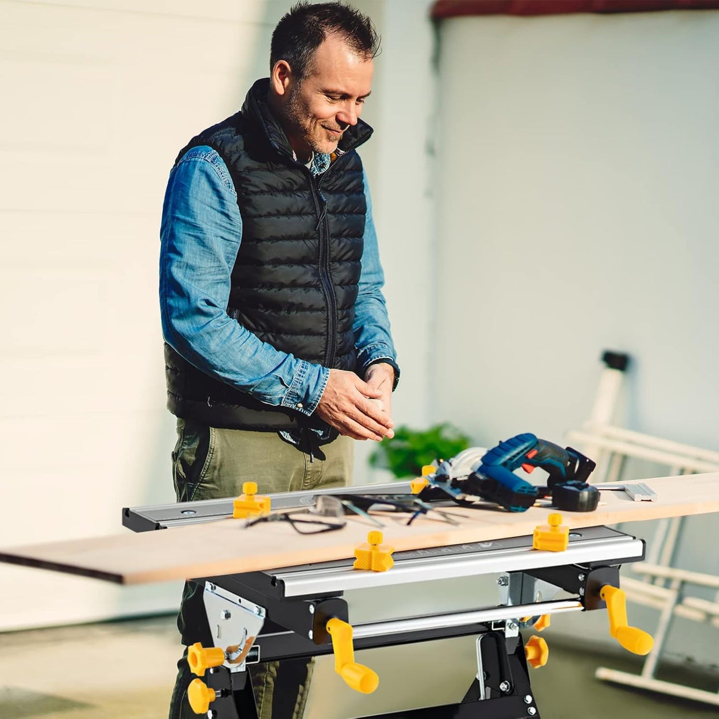 Heavy-Duty Folding Workbench with Adjustable Height & Tilting Platform, 7-Step Height Adjustment, Quick-Release Foot Pedal, Extendable Table Top (30-48cm), 8 Sliding Non-Damaging Clamps, Protractor & Ruler, Metal Frame for Wo