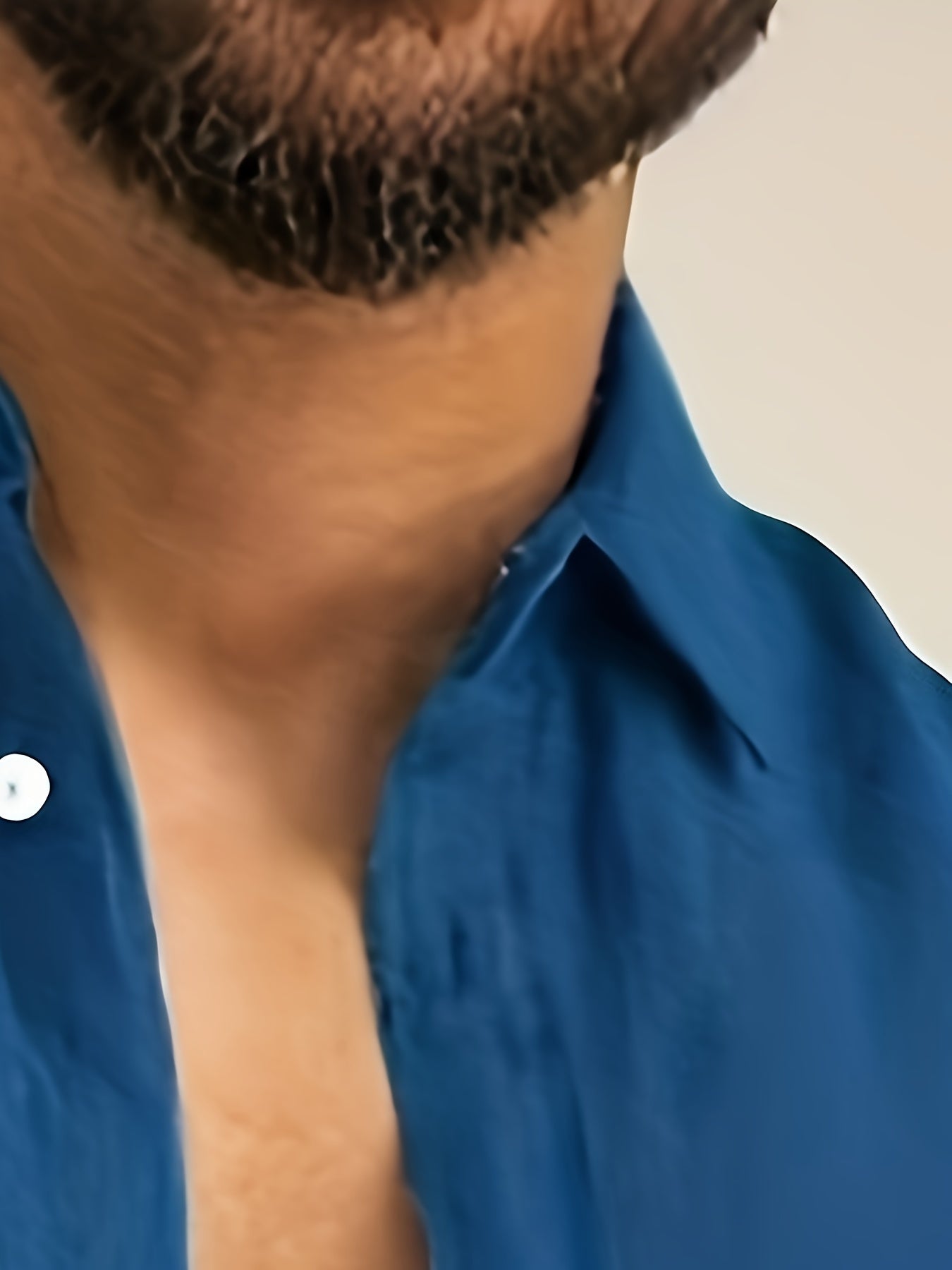 Camisa de homem em algodão de manga comprida e cor sólida com botões, modelo com lapela, ideal para a primavera e outono.