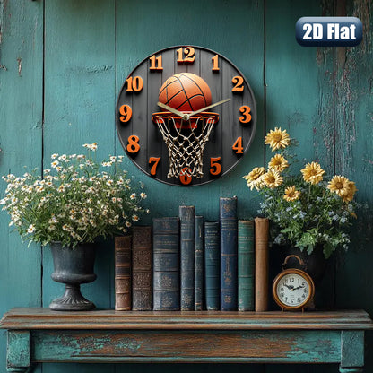 Relógio de parede com tema de basquetebol, com um desenho de rede, fundo preto e números laranja. Mede 24,89 cm e funciona com pilhas AA (não incluídas), sendo uma ótima peça decorativa para casa, escritório ou ginásio.