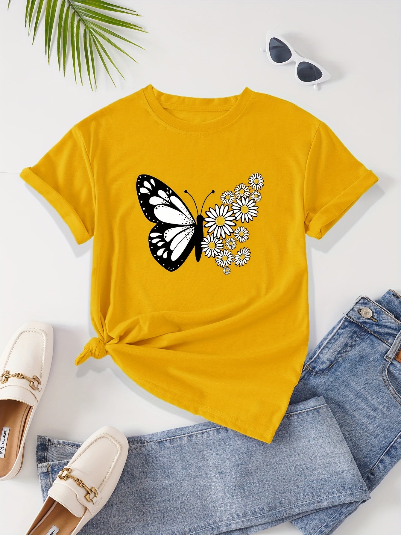 T-shirt casual para mulher com estampado floral de borboletas e margaridas, gola redonda - Verde azeitona, Lavável à máquina, Modelagem regular para looks casuais, Moda para todas as estações, Estilo descontraído, Tecido não transparente