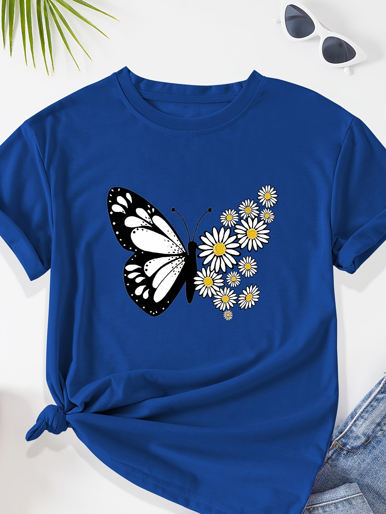 T-shirt casual para mulher com estampado floral de borboletas e margaridas, gola redonda - Verde azeitona, Lavável à máquina, Modelagem regular para looks casuais, Moda para todas as estações, Estilo descontraído, Tecido não transparente