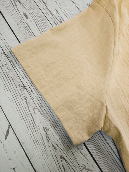 Camisa de homem, gola padre, manga curta, estilo Henley, ideal para o verão, uso casual, negócios e ocasiões formais.