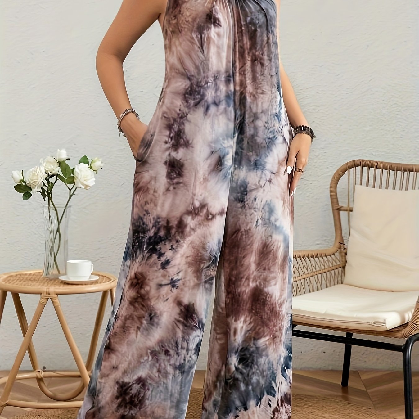 Macacão de menina com alças e modelo de regata.