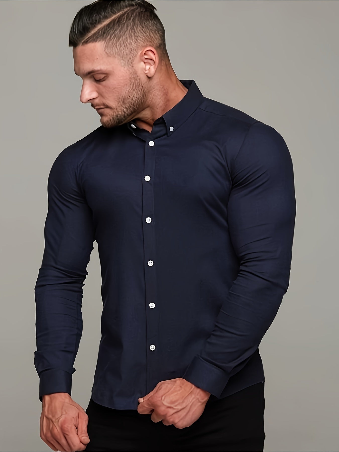 Camisa de homem de manga comprida, corte slim, cor sólida, tecido elástico de secagem rápida e fecho de botões. Ideal para atividades físicas na primavera e no outono.
