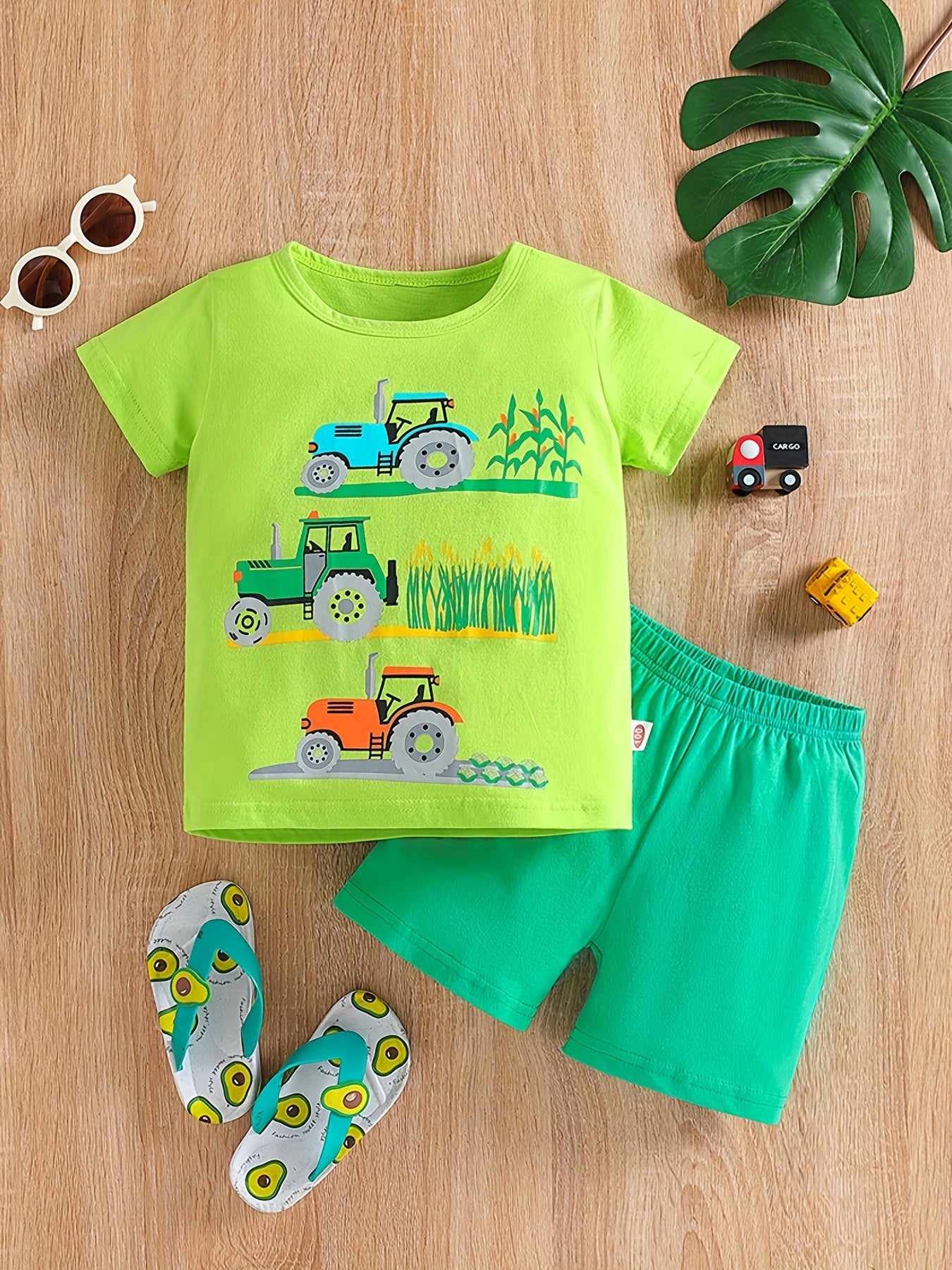 Boy's Tractors Print Casual Outfit Round Neck T-shirt & Shorts, Kids Summer Clothes Set For Daily And Outdoor Wear