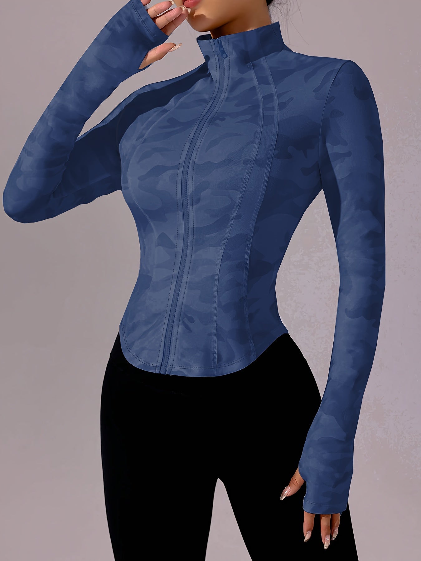 Zip-Up Stand Collar Sports Jacket, Half-Finger Long Sleeve Top with camouflage print, suitable for outdoor fitness, hiking, golf, tennis, badminton, bowling, daily walks and shopping, gym/home training, meditation, versatile.