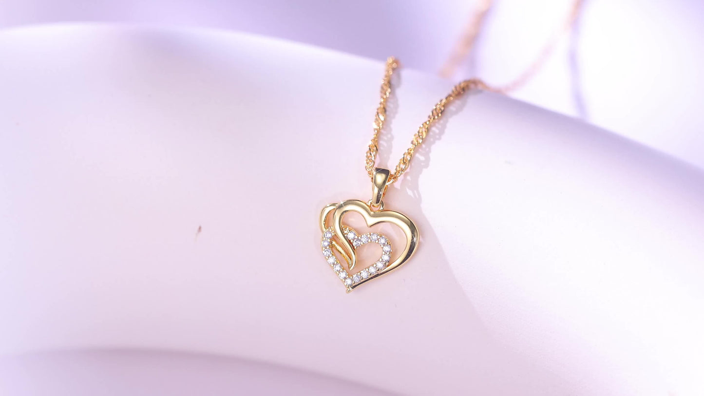 925 Silver Necklace with a Lovely Heart-Shaped Pendant for Ladies, a Perfect Gift for Ladies on Holidays And Birthdays, Suitable for Banquets And Festivals, Comes with a Gift Box.