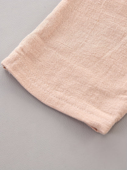 Conjunto casual para bebé menino - Camisola de manga curta e calções com estampado de penas - Conjunto infantil de 2 peças para atividades ao ar livre