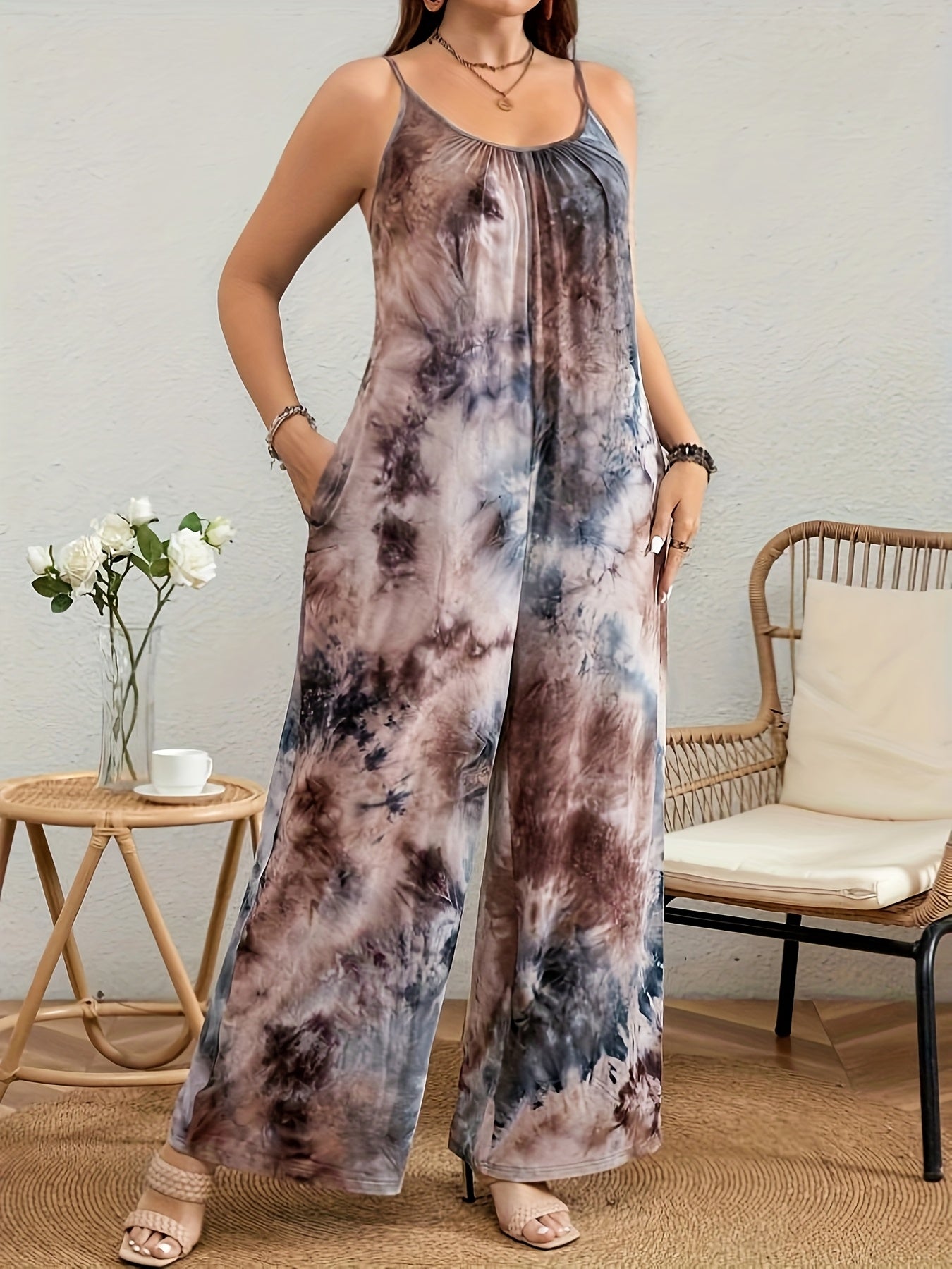 Macacão de menina com alças e modelo de regata.