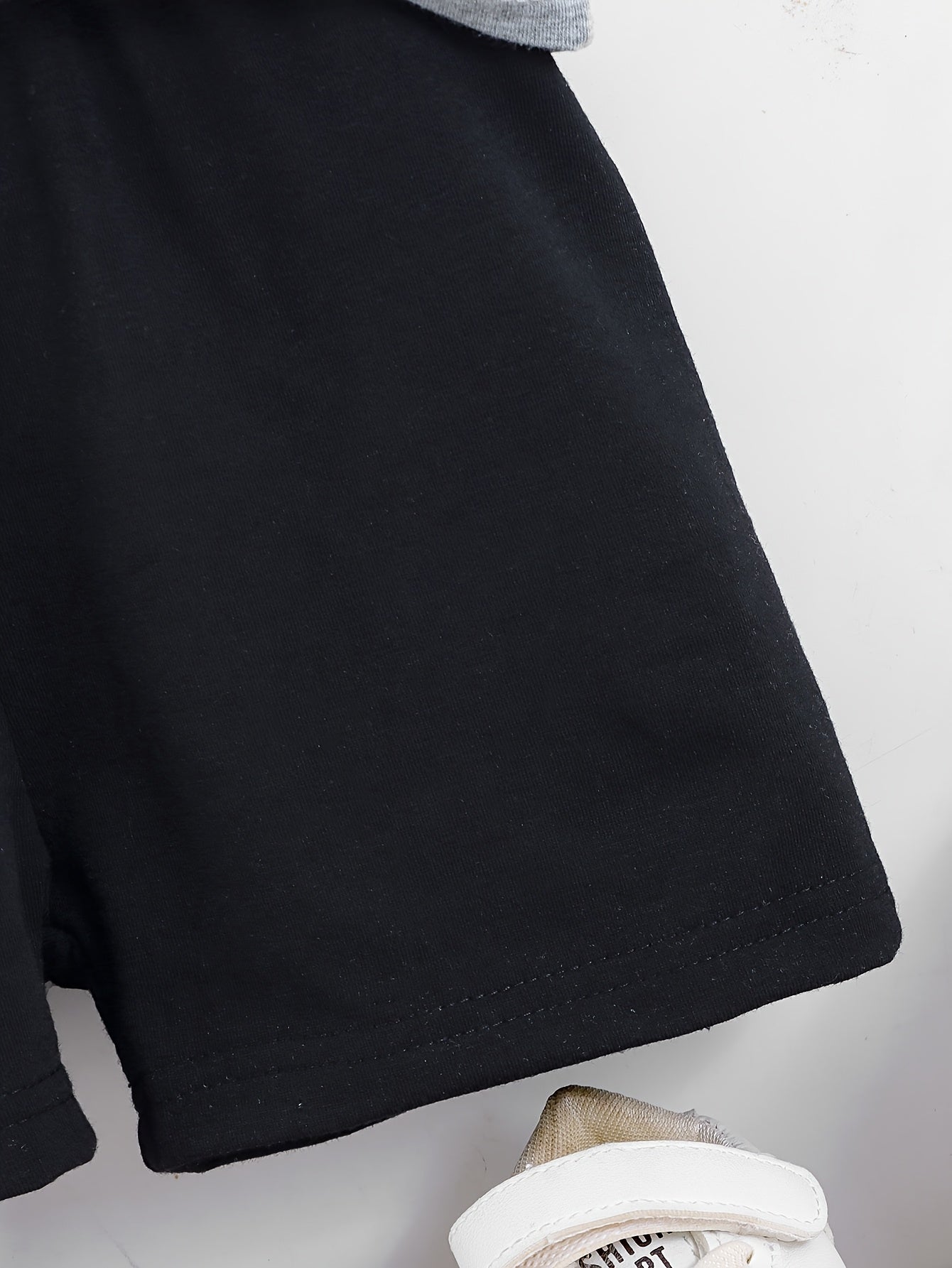 2pcs Set of Boys' Summer Striped Print Round Neck Short Sleeve T-shirt and Casual Shorts