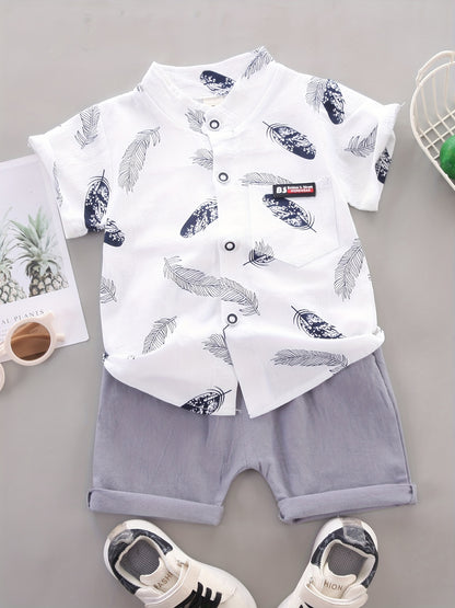 Conjunto casual para bebé menino - Camisola de manga curta e calções com estampado de penas - Conjunto infantil de 2 peças para atividades ao ar livre