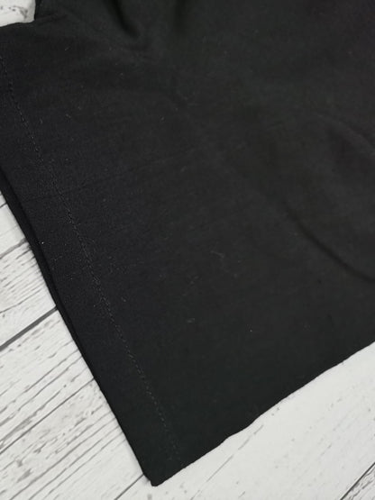 Camisa de homem, gola padre, manga curta, estilo Henley, ideal para o verão, uso casual, negócios e ocasiões formais.