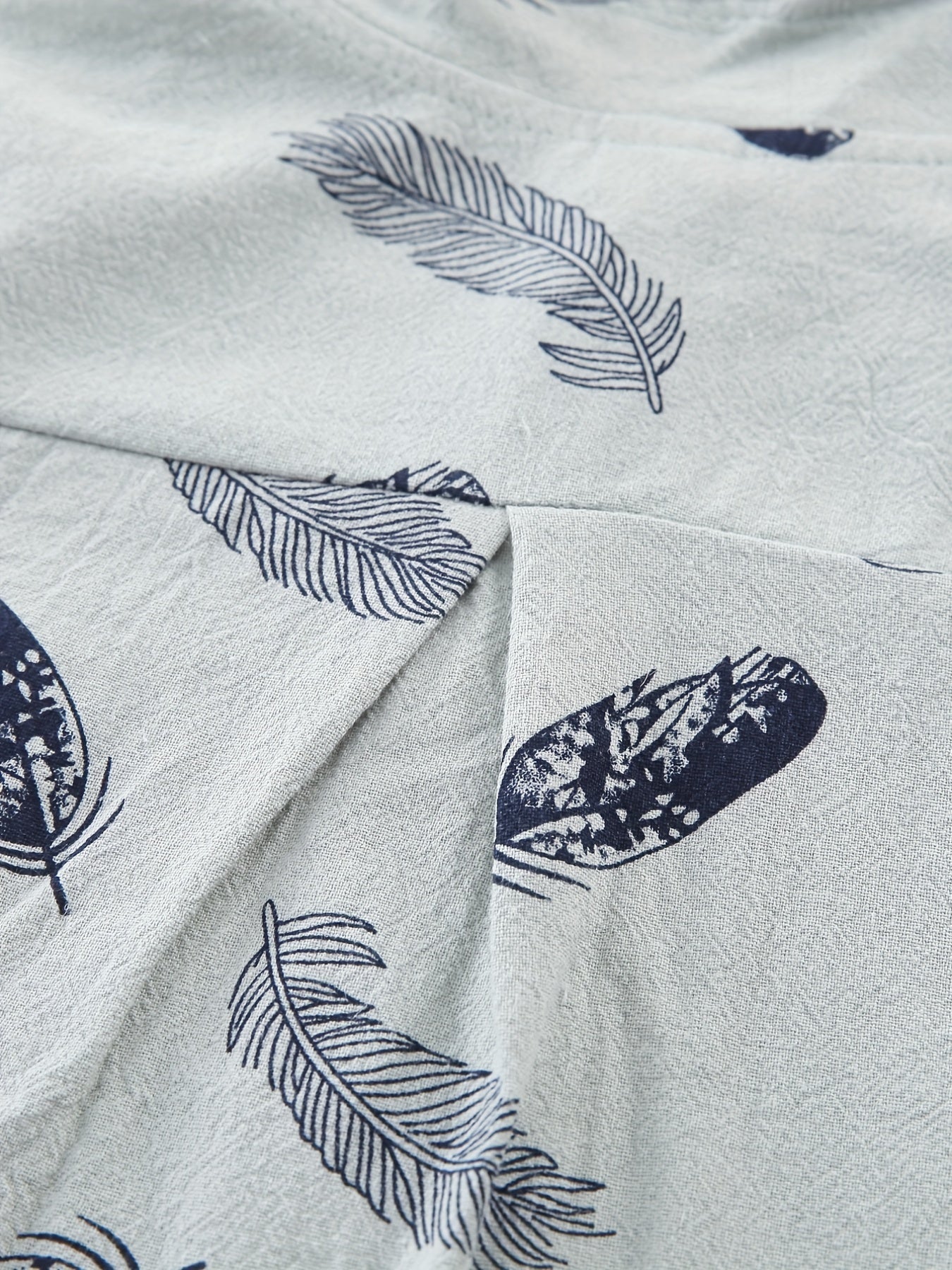 Conjunto casual para bebé menino - Camisola de manga curta e calções com estampado de penas - Conjunto infantil de 2 peças para atividades ao ar livre