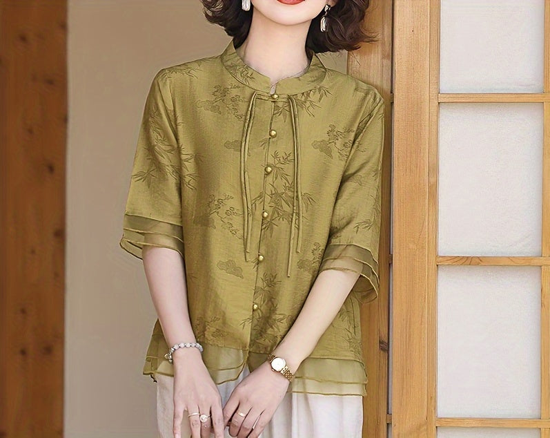 Elegante blusa de verão para mulher com estampado floral - Manga curta, gola mandarim, corte largo, verde-azeitona claro, perfeita para looks casuais. Blusa casual | Blusa com estampado floral | Camisola com gola mandarim