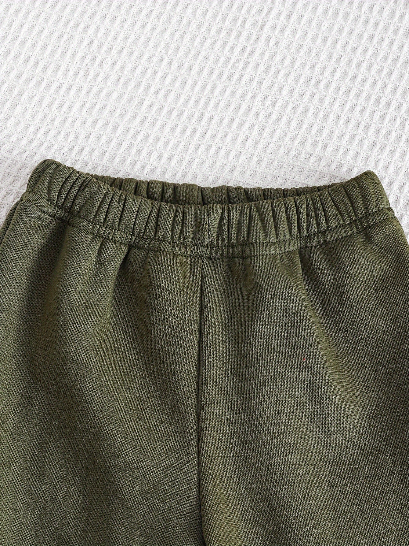 Boys' Autumn/Winter New Three-Piece Set with Mickey Mouse Classic Cartoon Print Long-Sleeve Round Neck Hoodie and Zip-Up Sleeveless Top, Matching Printed Sweatpants - Fleece-Lined Thickened Warm Comfortable Outfit for Parties