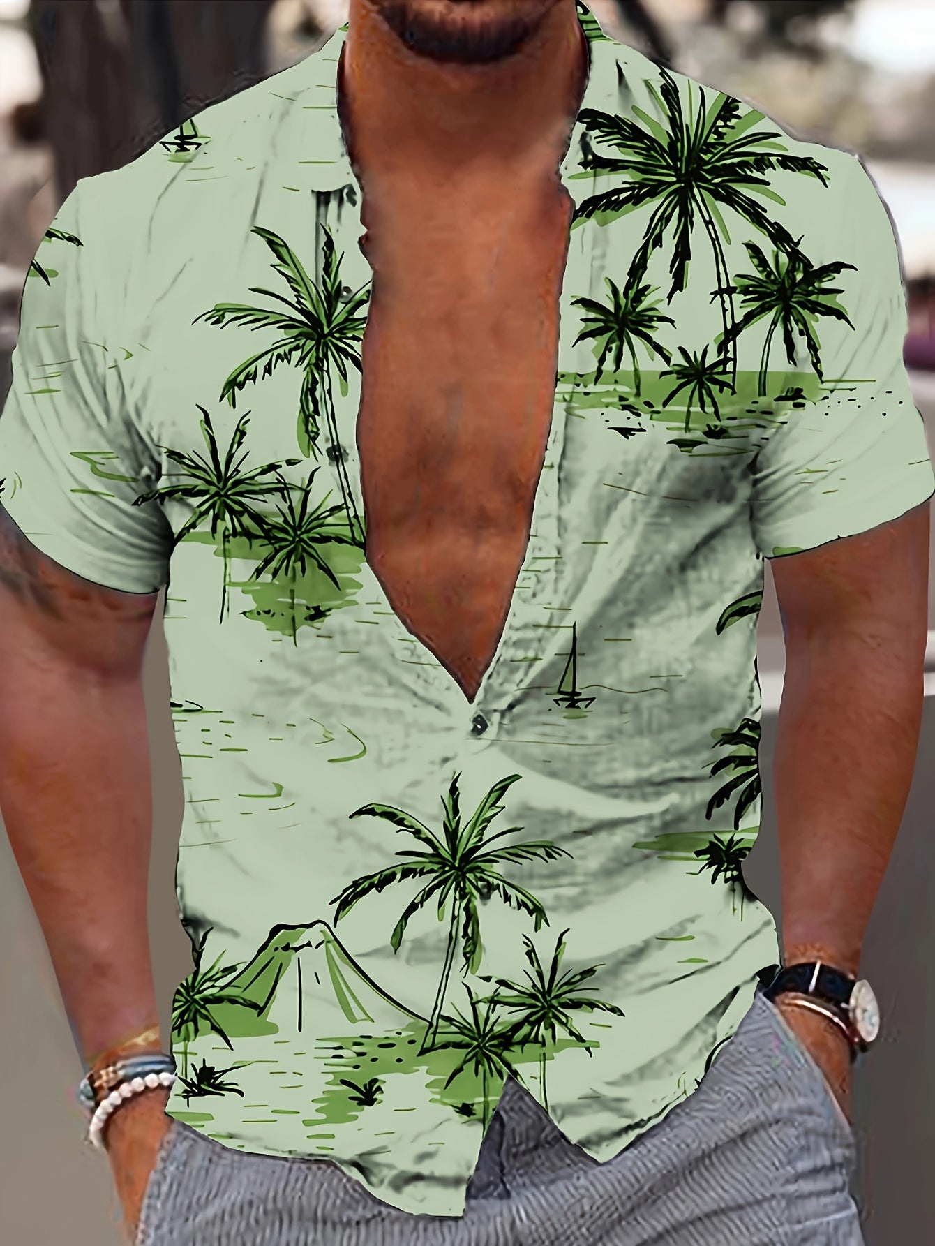 Camisa de homem de manga curta com estampado de coqueiros, ideal para o dia a dia em resorts e para a praia.
