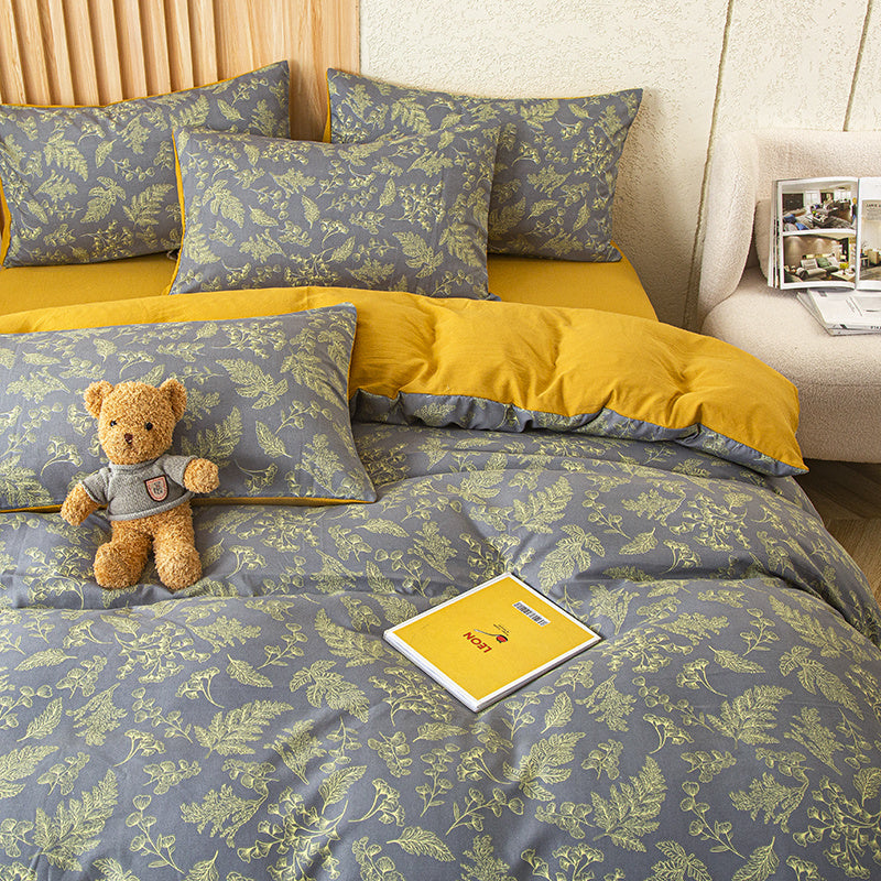 Dark Vine Pattern 4-Piece Vintage Small Floral Bedding Set. Includes 1 flat sheet, 1 duvet cover, and 2 pillowcases. Machine washable polyester. Breathable and easy to clean. Does not contain down duvet or pillowcases.