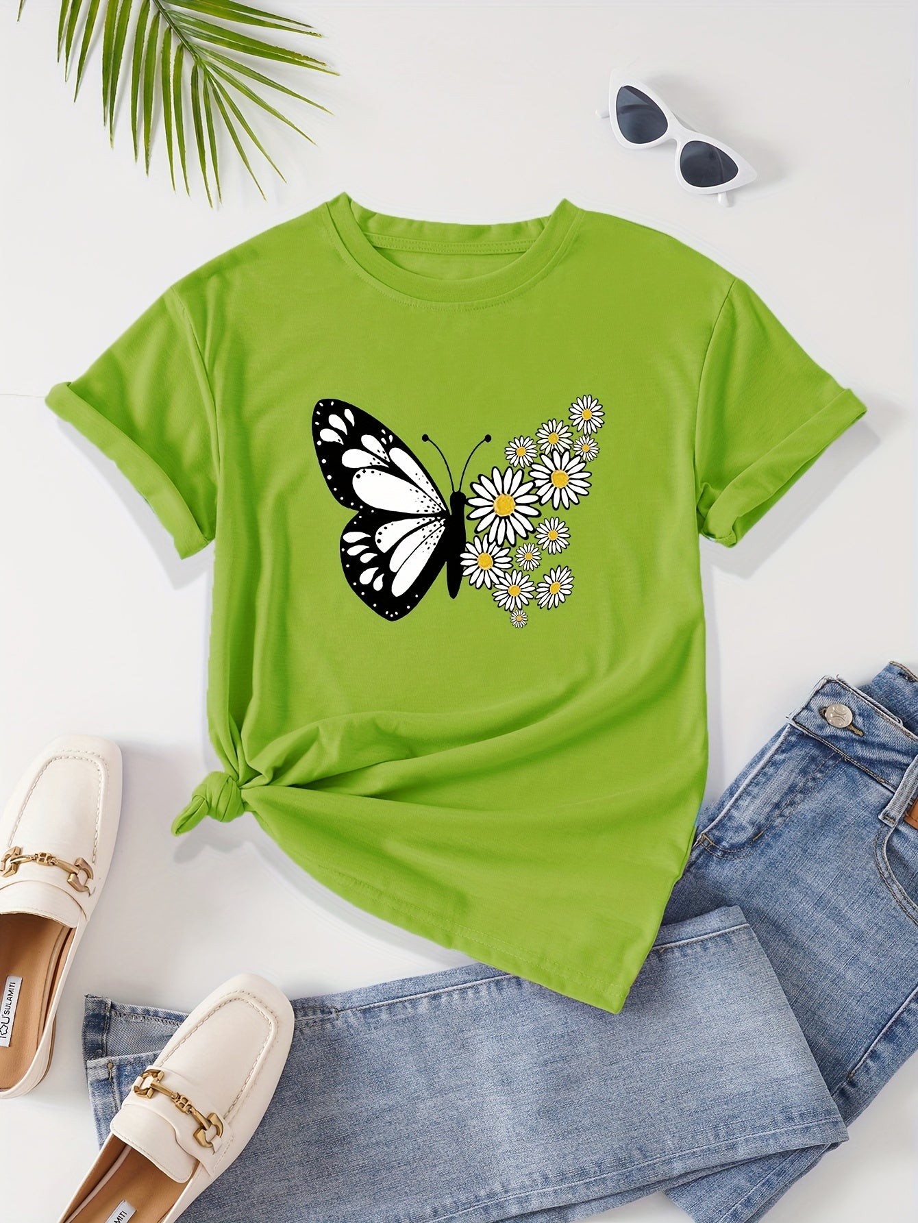 T-shirt casual para mulher com estampado floral de borboletas e margaridas, gola redonda - Verde azeitona, Lavável à máquina, Modelagem regular para looks casuais, Moda para todas as estações, Estilo descontraído, Tecido não transparente