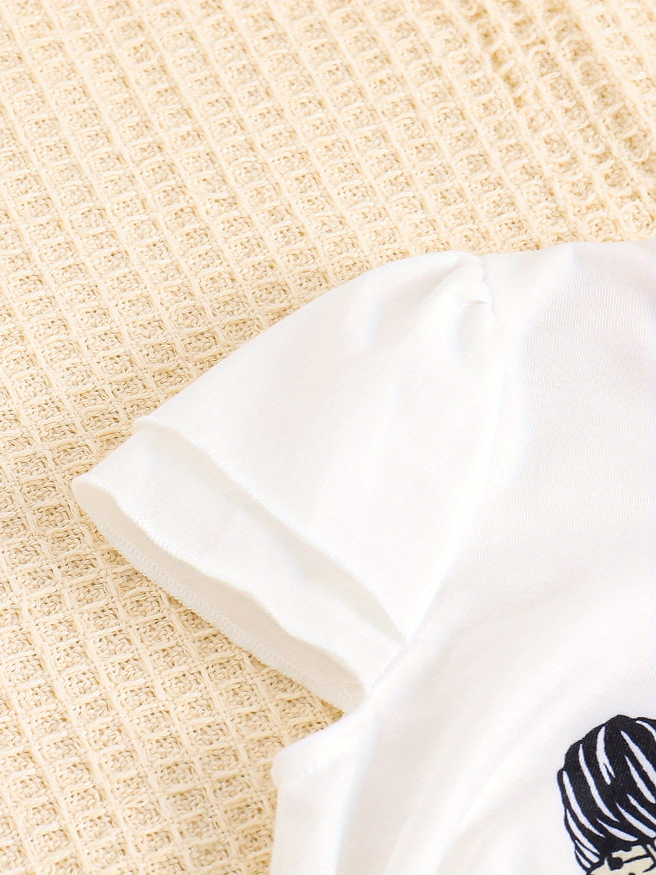 Girls' Fashion 2pcs Set, Cartoon Print Crew Neck T-Shirt & Pleated Polka Dot Pants, Casual Summer Outfit, Polyester & Spandex, Knit Fabric, Regular Fit - HWMFSNHFZ, for Outdoor