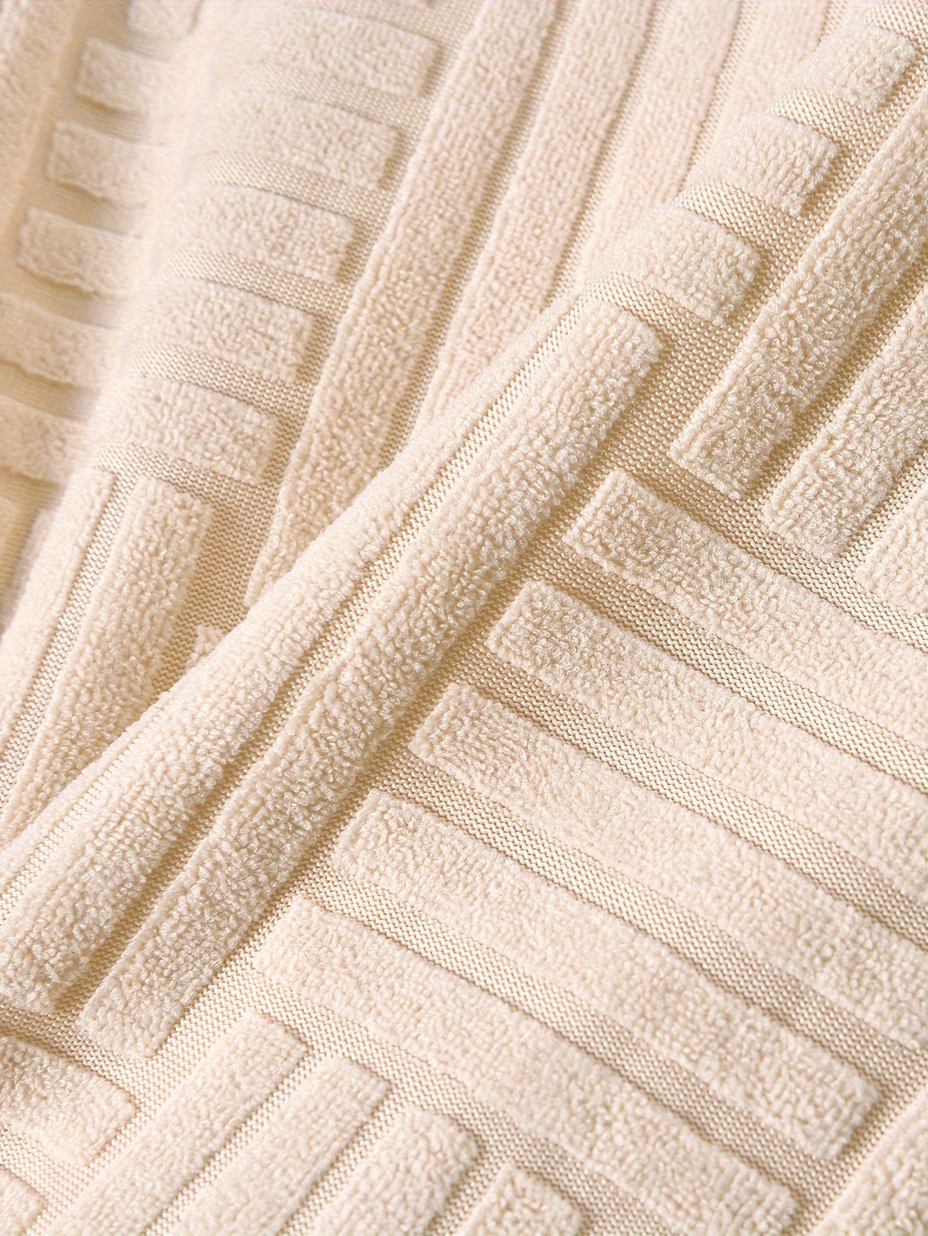 Boys' Fashion Casual Round Neck Short Sleeve T-Shirt + Casual Shorts Two-Piece Set, Perfect for Outdoor