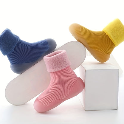Sapatos casuais e confortáveis ​​de cano alto com sola de borracha para bebé menino, respiráveis ​​e antiderrapantes, ideais para uso interior e exterior, no outono e inverno.