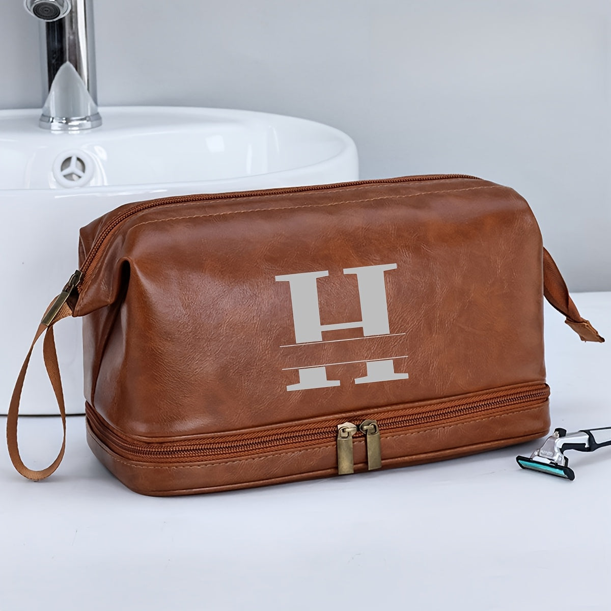 Customized Men's Fashion Travel Toiletry Bag PU Large Letter Toiletry Bag