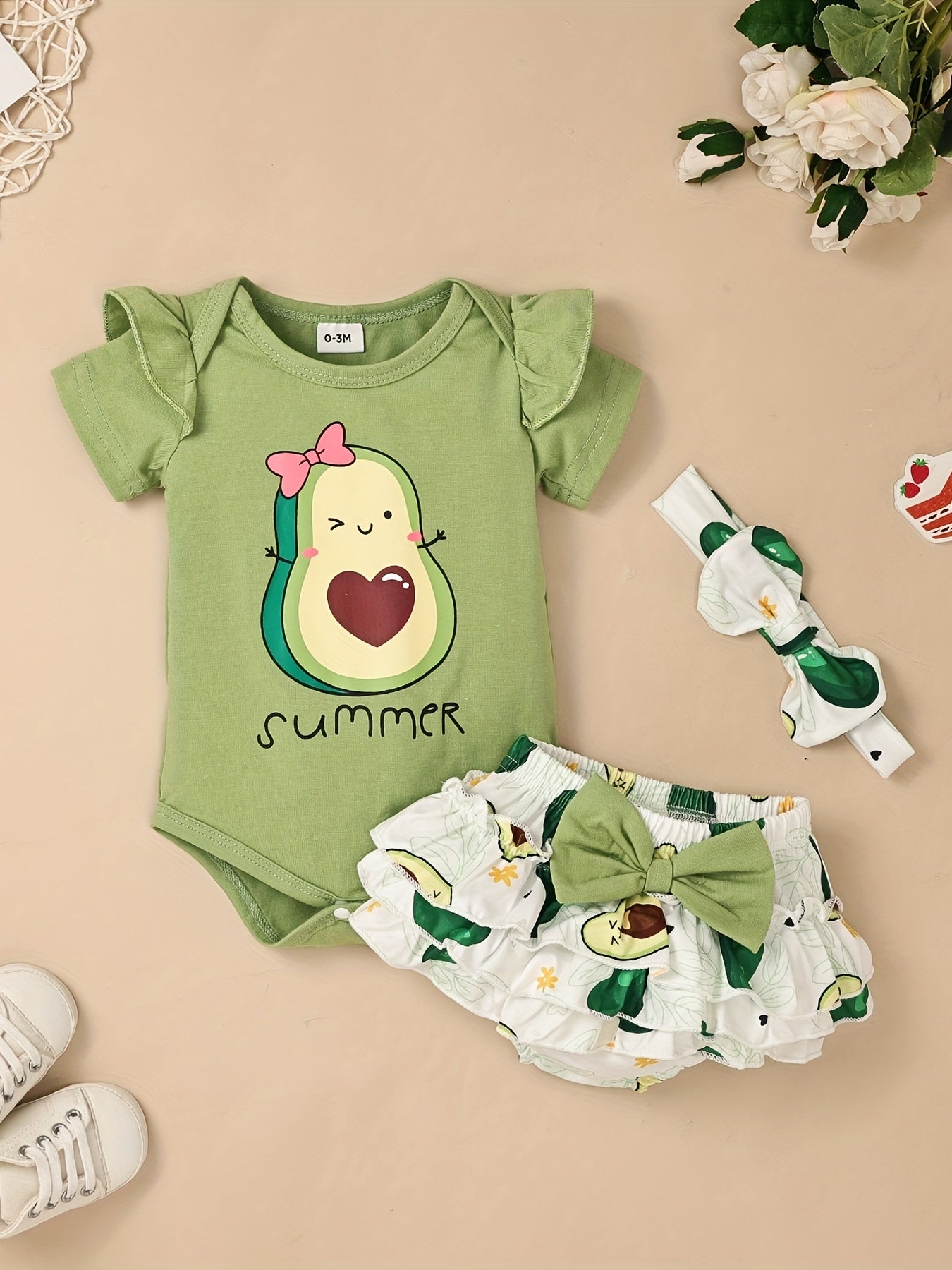 Conjunto de Roupa Infantil para Bebé Menina com Estampado de Abacate: Macacão, Calções e Fita para o Cabelo - 3 Peças - Ideal para o Verão e Atividades ao Ar Livre