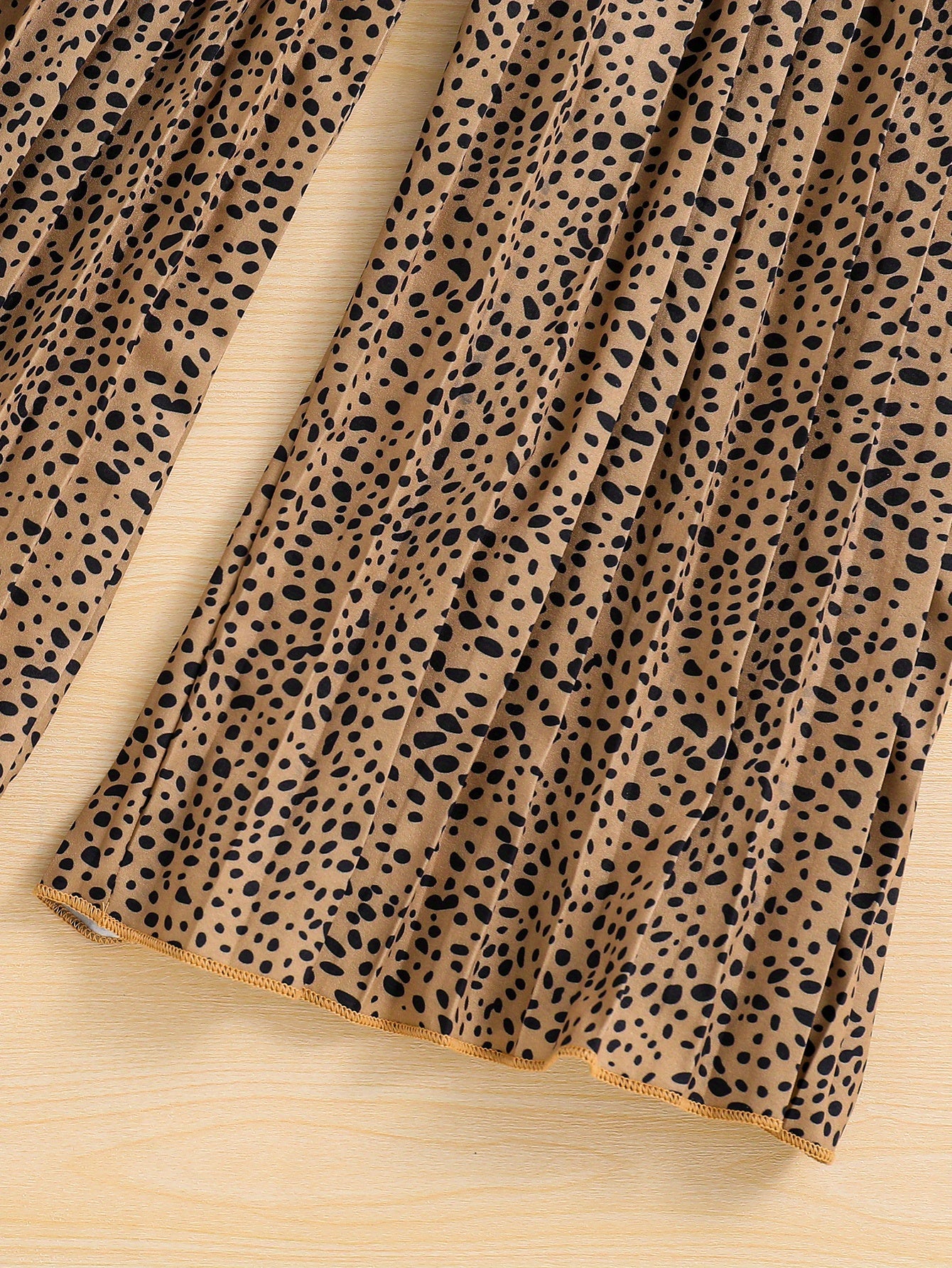 Girls' Fashion 2pcs Set, Cartoon Print Crew Neck T-Shirt & Pleated Polka Dot Pants, Casual Summer Outfit, Polyester & Spandex, Knit Fabric, Regular Fit - HWMFSNHFZ, for Outdoor