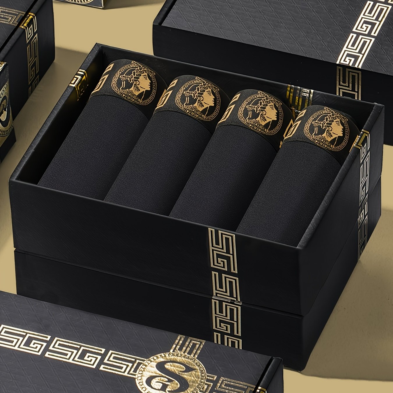 Conjunto de 4 Cuecas Boxer Pretas e Douradas - Viscose Macia e Respirável, Confortável para Uso Diário, Ajuste Slim com Elasticidade, Design em Cor Sólida, Roupa Íntima Casual | Cuecas Boxer | Cuecas Boxer para Oferta