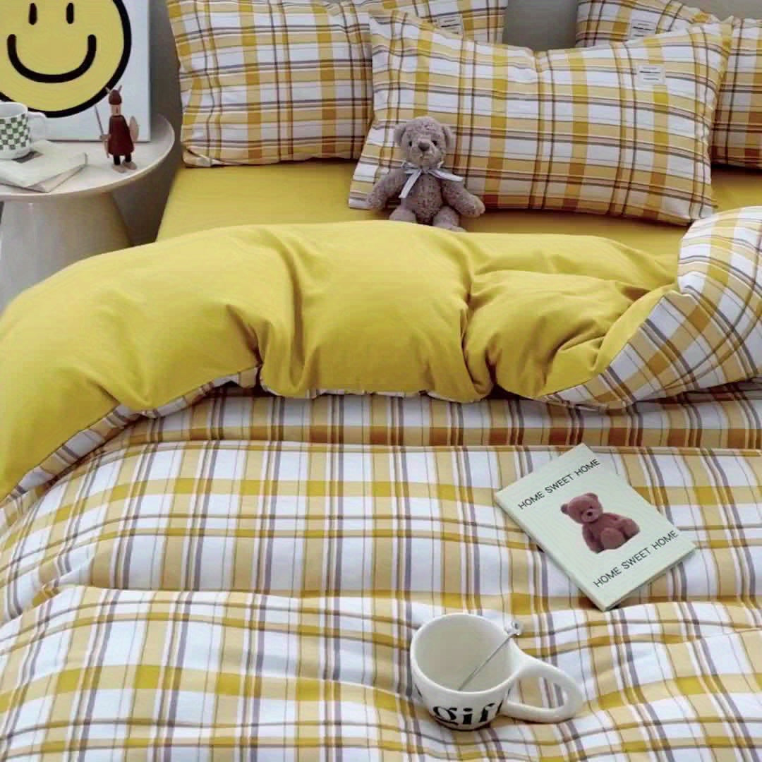 4pcs quilt set (1*quilt cover + 1*bed sheet + 2*pillowcases, excluding quilt core), yellow and white line printed bedding set, soft and comfortable four-season quilt cover, suitable for bedroom and guest room