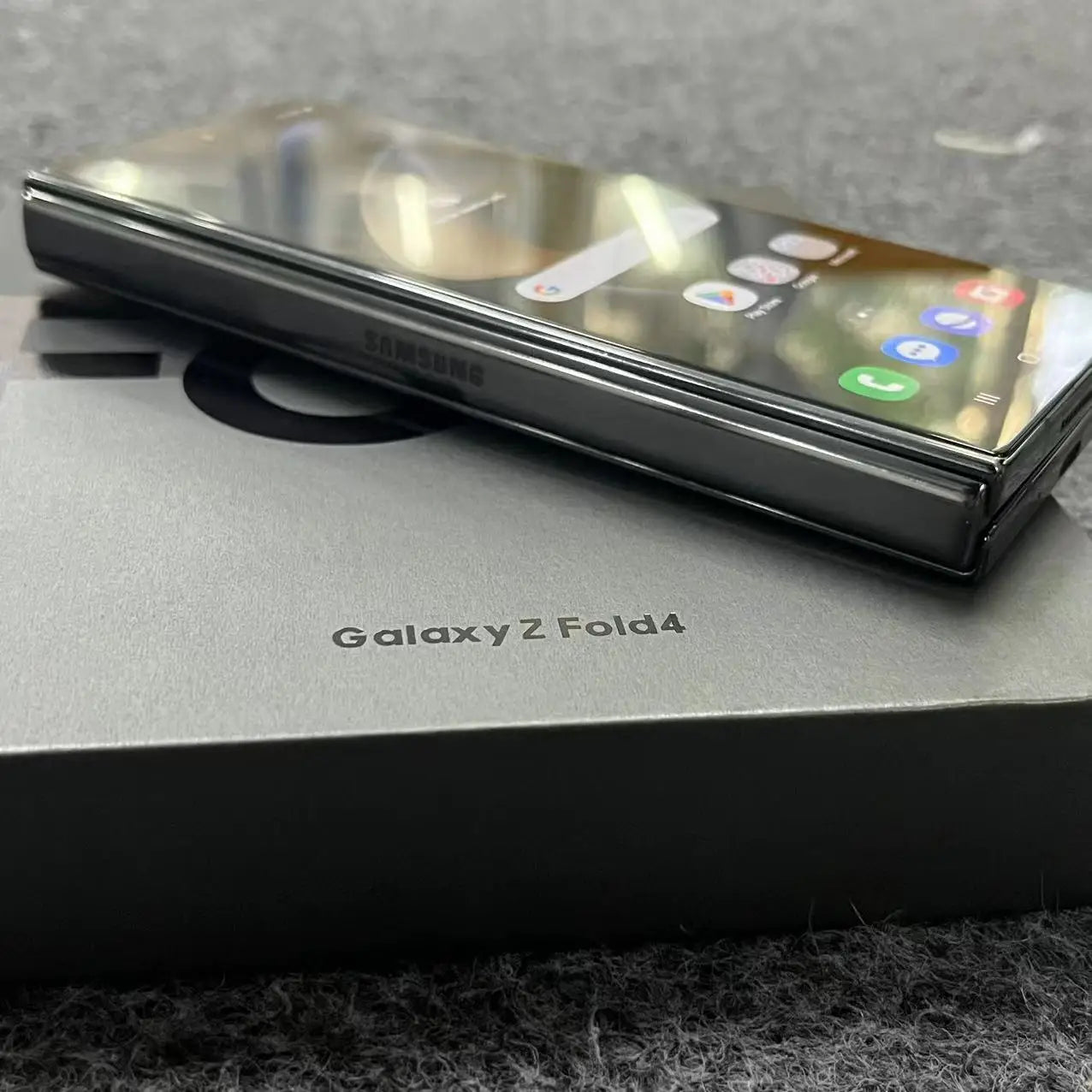 Wholesale Original Unlocked 256G Foldable for Galaxy ZFold4 5G Smartphone Used Cellular CDMA & LTE Mobile Phone