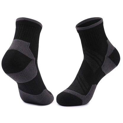 Wholesale Custom Factory  Color Merino Wool Winter Skiing Outdoor Running Waterproof Ski Socks for Men Women