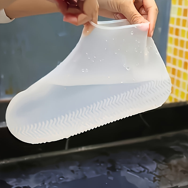 Ideal para dias de chuva, com um revestimento espesso e resistente ao desgaste, essencial para caminhar em tempo húmido, protegendo o calçado da humidade. Unissexo.