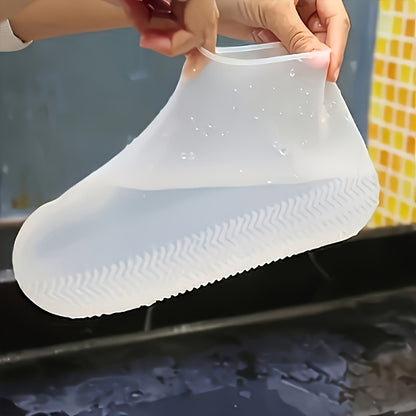 Ideal para dias de chuva, com um revestimento espesso e resistente ao desgaste, essencial para caminhar em tempo húmido, protegendo o calçado da humidade. Unissexo.