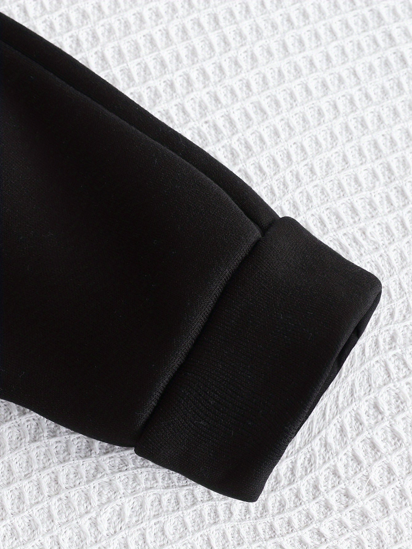 Boys' Autumn/Winter New Three-Piece Set with Mickey Mouse Classic Cartoon Print Long-Sleeve Round Neck Hoodie and Zip-Up Sleeveless Top, Matching Printed Sweatpants - Fleece-Lined Thickened Warm Comfortable Outfit for Parties