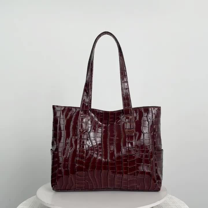 Stylish White Crocodile-Textured Tote Bag with Golden-Tone Hardware - Large Capacity, Durable, Perfect for Commuting, Shopping, and Travel, Travel Tote Bag | Elegant Tote Bag | Durable Tote